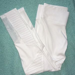 Victoria’s Secret Ultimate White Leggings